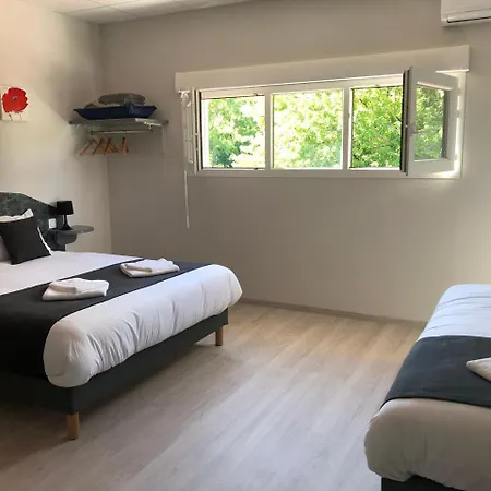 L'ile Aux Bateaux לינה וארוחת בוקר 3*